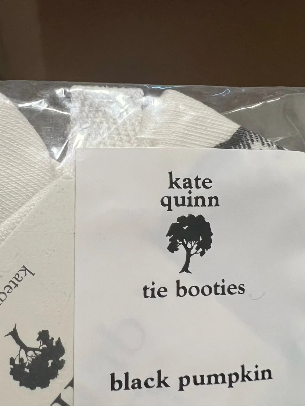 kate quinn New White and Black Pumpkin Tie Booties Size 6/12 Months